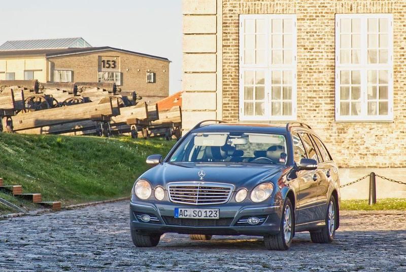 Grau Gebraucht 2006 Mercedes E280 Avantgarde Limousine | 5.000 € - Bild 1/4