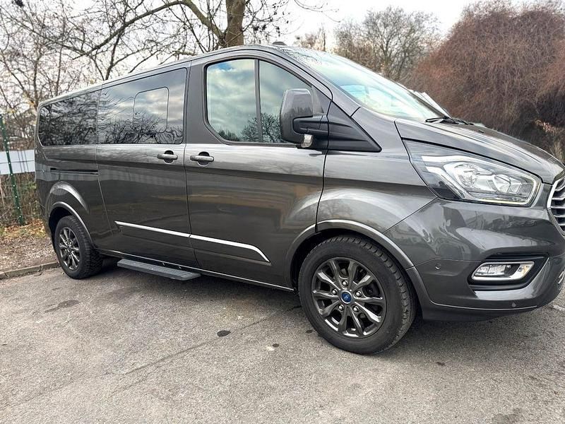 Gebraucht Ford Transit Tourneo 131 PS (96 kW) 2021 Grau Van / Kleinbus