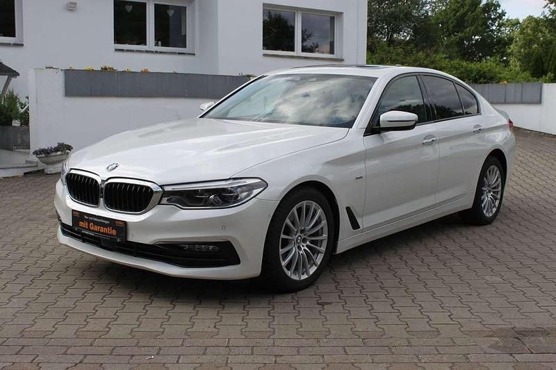 Weiß Gebraucht 2018 BMW 520 Sport Line Limousine | 25.450 € (Fairer Preis) - Bild 1/3