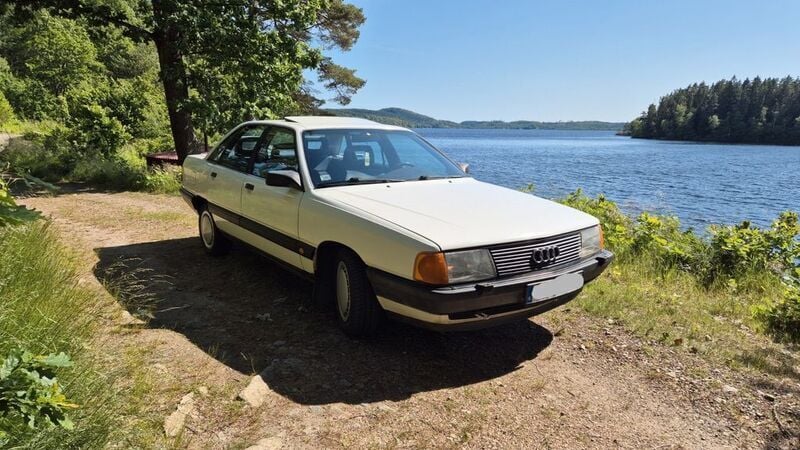 Weiß Gebraucht 1988 Audi 100 Limousine | 8.200 € - Bild 1/4