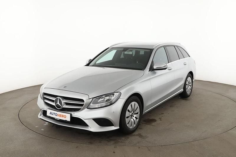 Gebraucht Mercedes C220 194 PS (142 kW) 2019 Silber Kombi