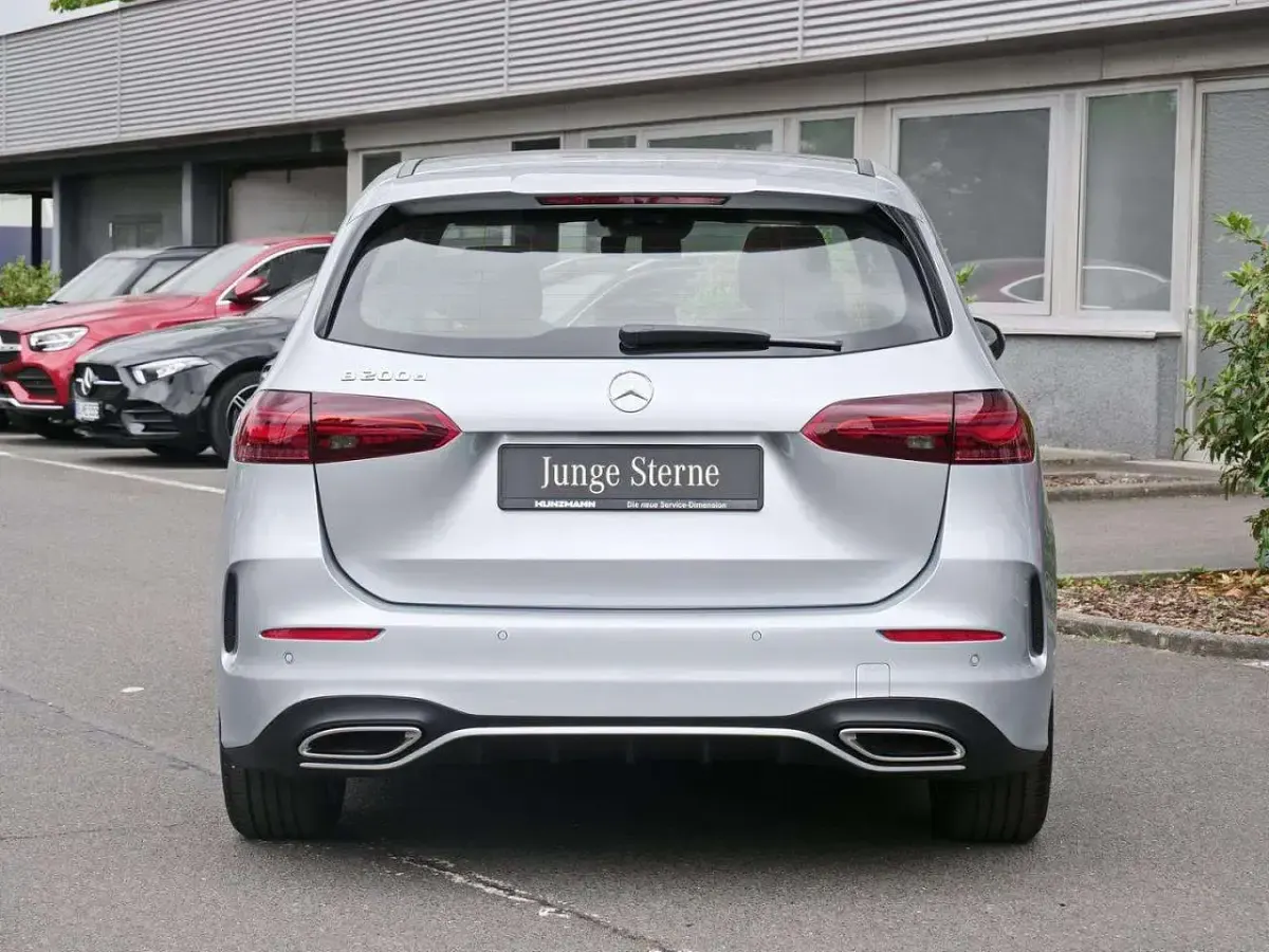 Gebraucht Mercedes B200 AMG 150 PS (110 kW) 2025 Hightechsilber metallic metallic Kleinwagen