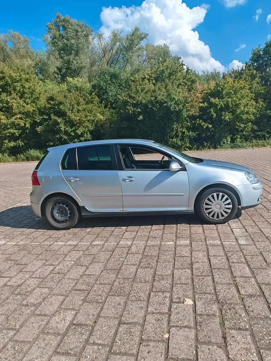 Gebraucht VW Golf V 140 PS (102 kW) 2006 Silber Kleinwagen