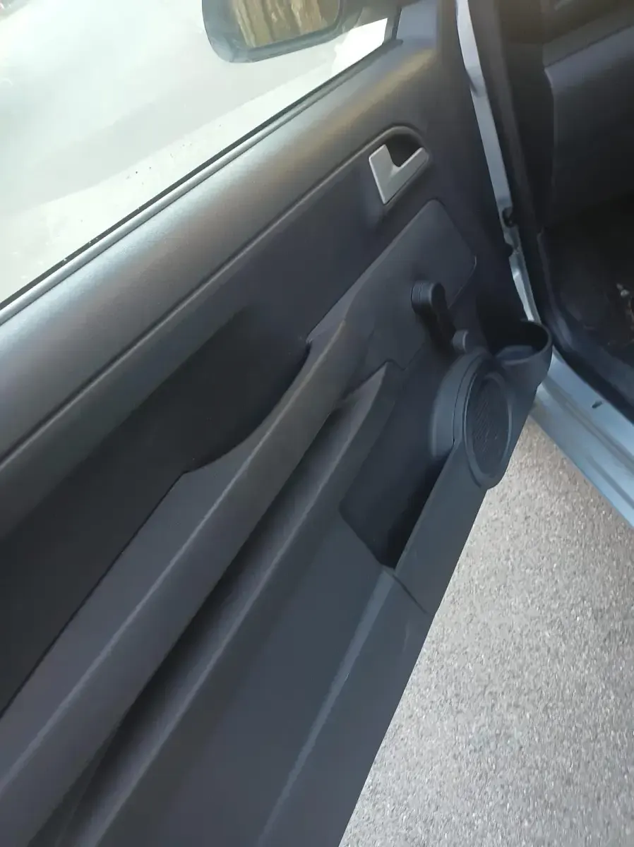 Usata VW Fox 55 CV (40 kW) 2005 Argento Utilitaria
