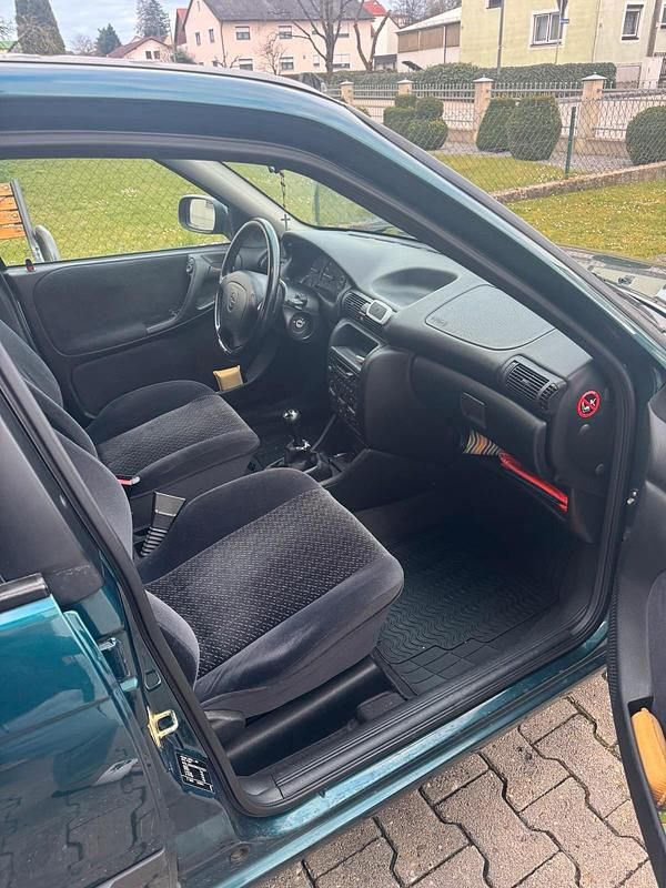 Gebraucht Opel Astra 55 PS (40 kW) 1997 Limousine