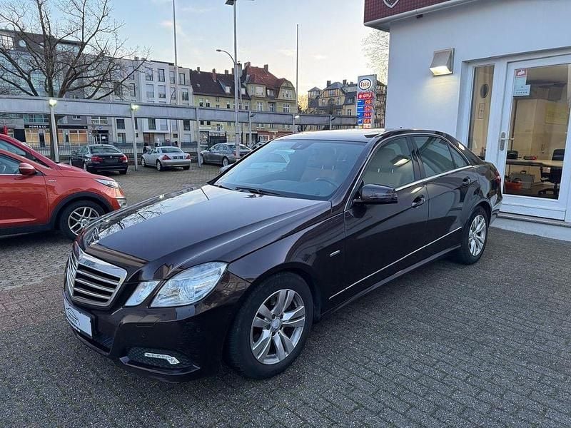 Gebraucht Mercedes E350 Avantgarde 292 PS (214 kW) 2009 Braun Limousine