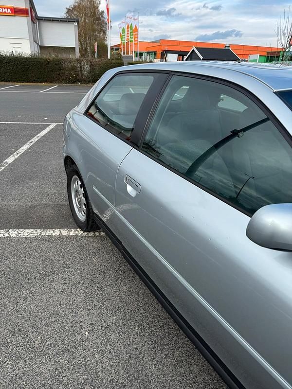 Second-hand Audi A3 125 CP (91 kW) 1996 Gri Hatchback