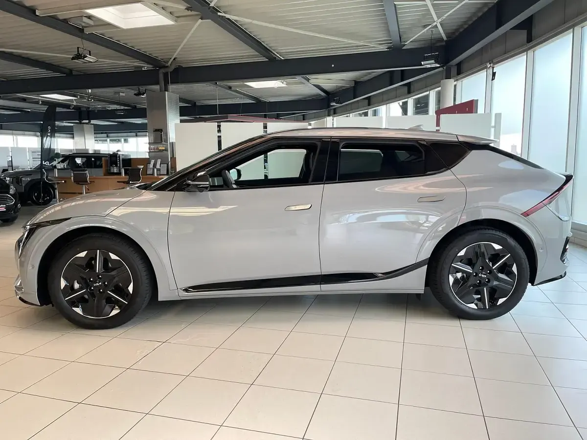 Neu Kia EV6 239 kW (325 PS) 2026 (c7s) wolf gray m SUV