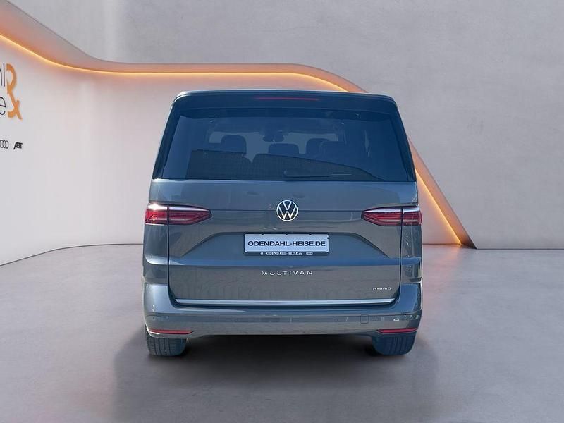 Second-hand VW Multivan Style 150 CP (110 kW) 2021 Gri Monovolum