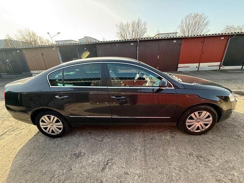 Gebraucht VW Passat Comfortline 116 PS (85 kW) 2006 Grau Limousine