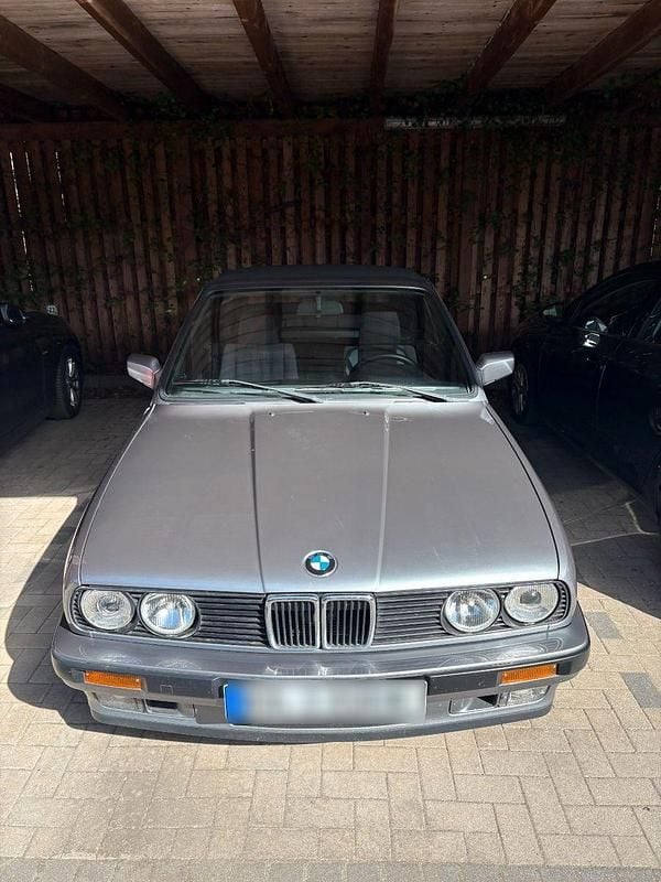 Gebraucht BMW 318 Cabriolet 113 PS (83 kW) 1991 Grau Cabrio