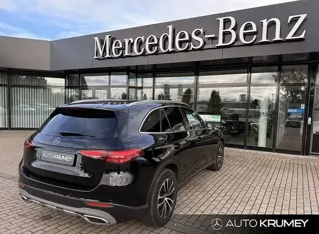 Gebraucht Mercedes GLC200 Avantgarde 204 PS (150 kW) 2024 Lack obsidianschwarz SUV