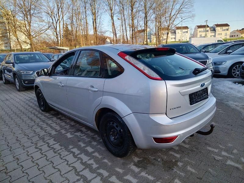 Gebraucht Ford Focus Viva 101 PS (74 kW) 2010 Silber Limousine