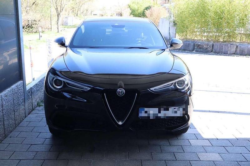 Schwarz Gebraucht 2019 Alfa Romeo Stelvio Super SUV | 25.600 € (Fairer Preis) - Bild 1/4
