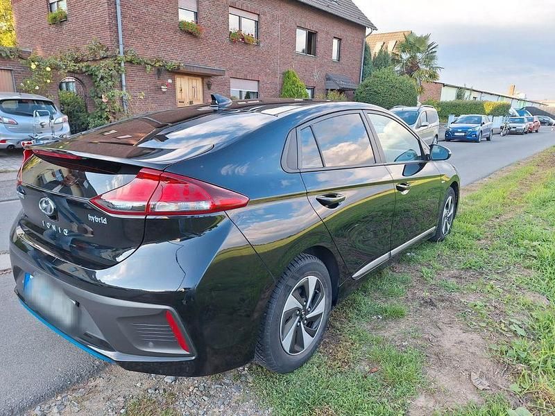 Schwarz Gebraucht 2018 Hyundai Ioniq Trend Kleinwagen | 14.000 € (Fairer Preis) - Bild 1/4