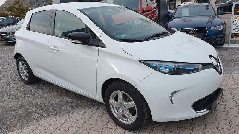 Weiß Gebraucht 2016 Renault Zoe Intens Kleinwagen | 5.950 € (Guter Preis) - Bild 1/4