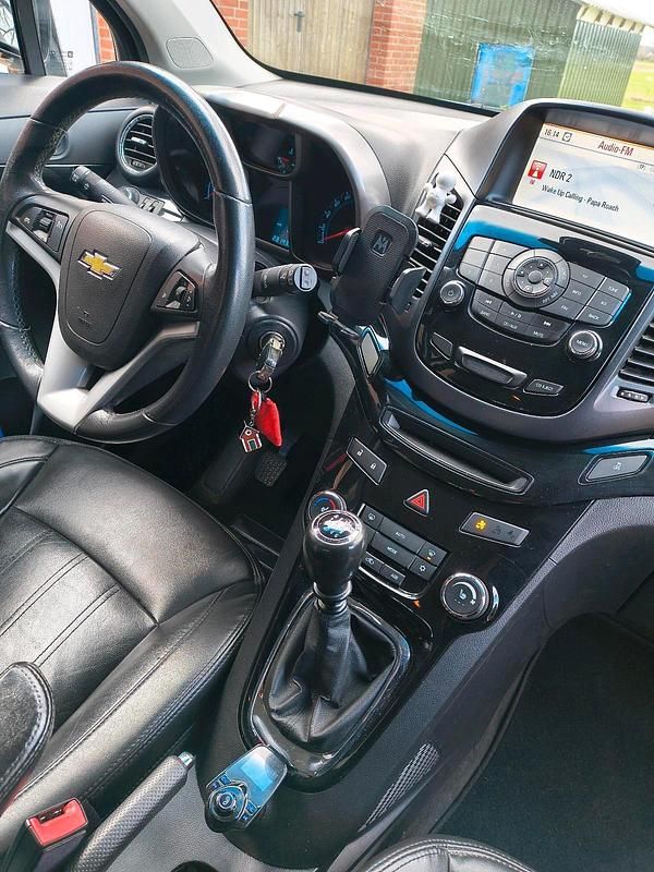 Gebraucht Chevrolet Orlando 163 PS (119 kW) 2012 Schwarz Van / Kleinbus