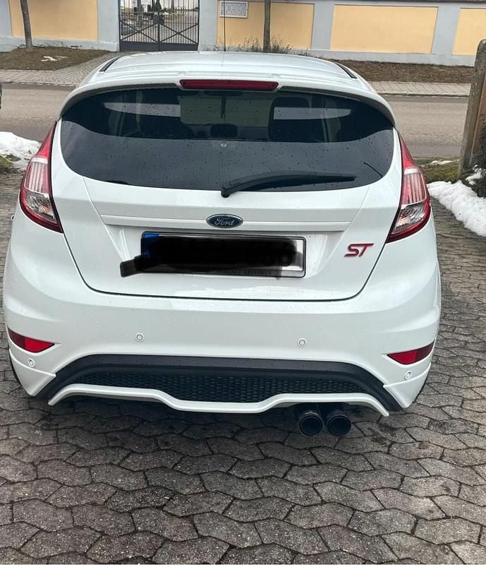 Gebraucht Ford Fiesta ST 182 PS (133 kW) 2017 Weiß Limousine