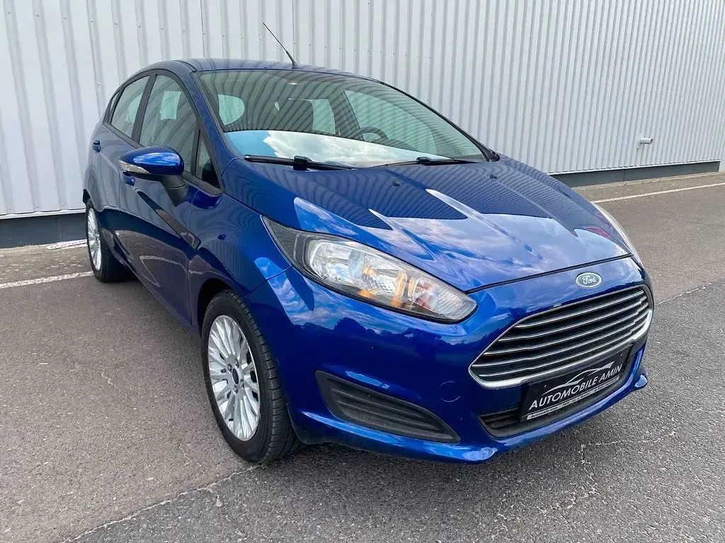 Gebraucht Ford Fiesta 82 PS (60 kW) 2014 Blau Kleinwagen