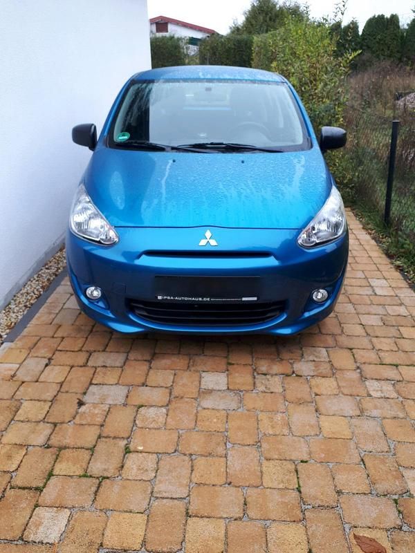 Blau Gebraucht 2015 Mitsubishi Space Star Diamant Edition Limousine | 4.900 € (Superpreis) - Bild 1/4