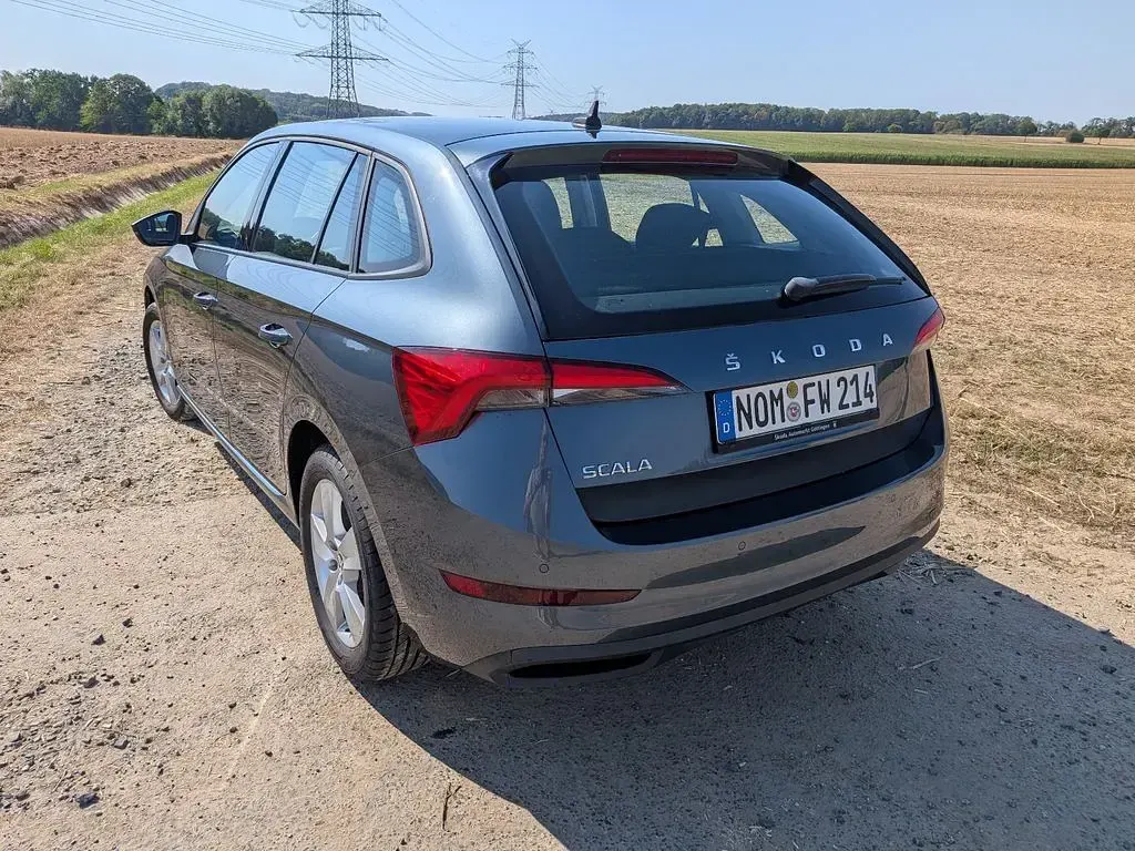 Gebraucht Skoda Scala 95 PS (69 kW) 2020 Grau Kleinwagen