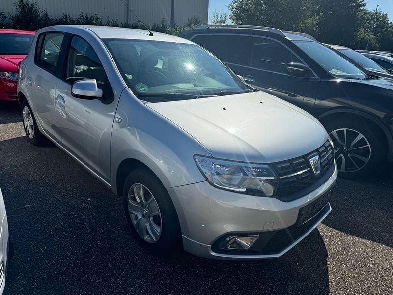 Grau Gebraucht 2017 Dacia Sandero Lauréate Kleinwagen | 8.499 € (Guter Preis) - Bild 1/4