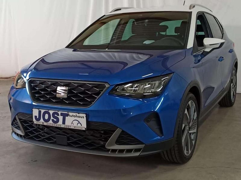 Blau Gebraucht 2024 Seat Arona FR SUV | 25.550 € (Teuer) - Bild 1/4