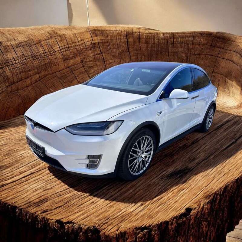 Weiß Gebraucht 2020 Tesla Model X Long Range SUV | 48.990 € (Fairer Preis) - Bild 1/4