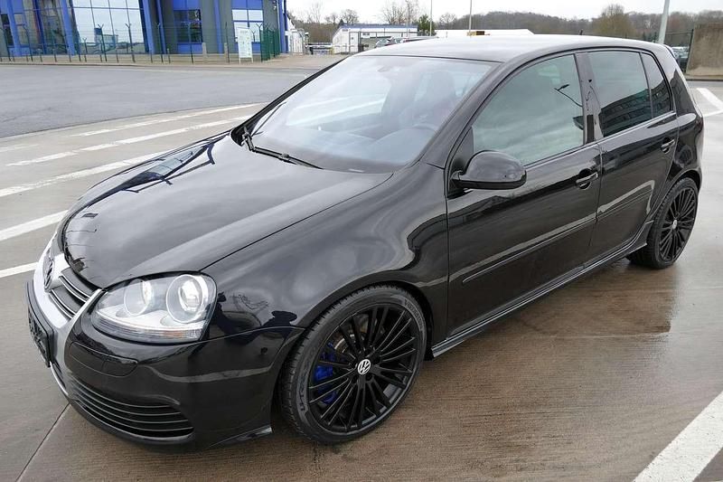 Black magic perleffekt lc9z Gebraucht 2006 VW Golf V R Limousine | 27.990 € - Bild 1/4