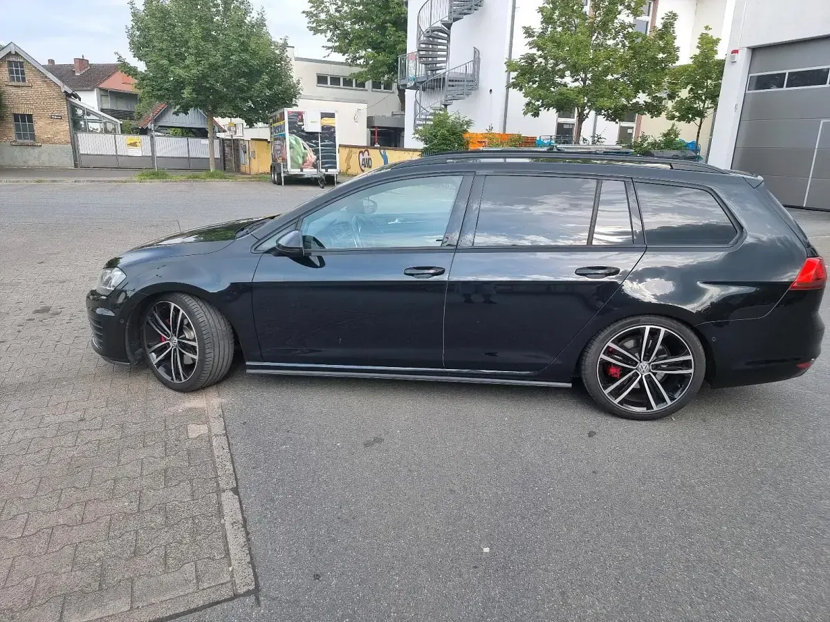 Second-hand VW Golf VII GTD 184 CP (135 kW) 2016 Negru Berlinǎ