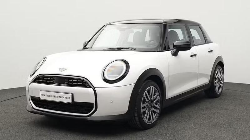 Second-hand Mini Cooper Classic 114 kW (156 CP) 2025 Alb Hatchback