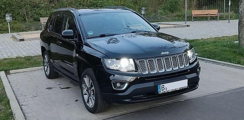Gebraucht Jeep Compass Limited 170 PS (125 kW) 2016 Schwarz SUV