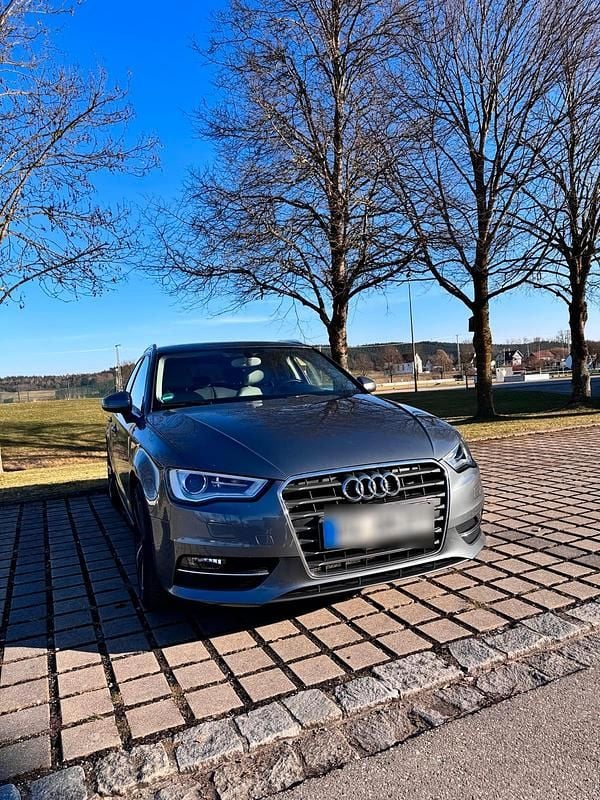 Gebraucht Audi A3 Comfort 150 PS (110 kW) 2015 Grau Limousine