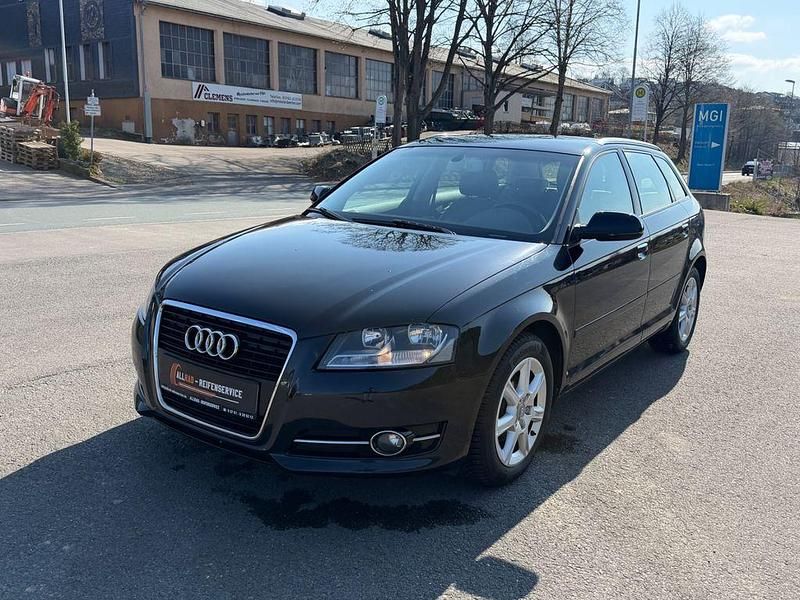 Gebraucht Audi A3 Ambiente 105 PS (77 kW) 2010 Schwarz Kleinwagen
