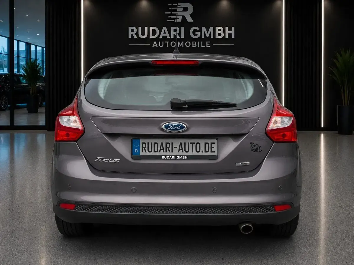 Gebraucht Ford Focus Titanium 150 PS (110 kW) 2011 Braun Kleinwagen