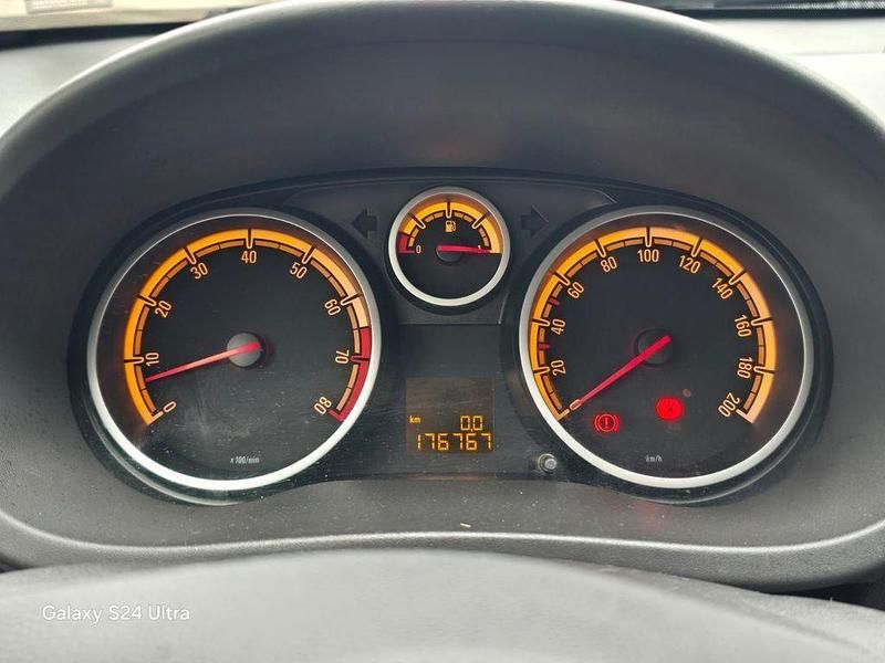 Gebraucht Opel Corsa Color Edition 101 PS (74 kW) 2010 Kleinwagen