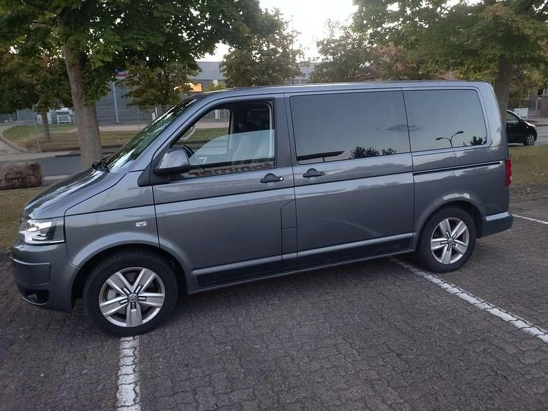 Grau Gebraucht 2013 VW T5 Edition Van | 17.000 € (Guter Preis) - Bild 1/4