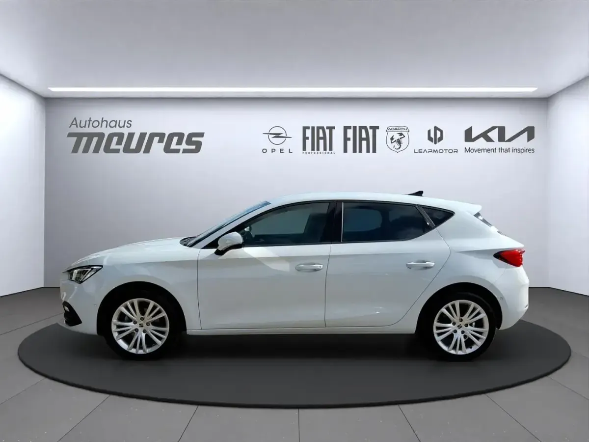 Gebraucht Seat Leon Style 150 PS (110 kW) 2024 Weiß Limousine