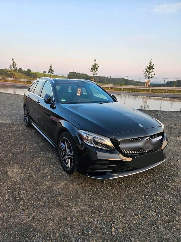Schwarz Gebraucht 2018 Mercedes C200 AMG Kombi | 22.500 € - Bild 1/4