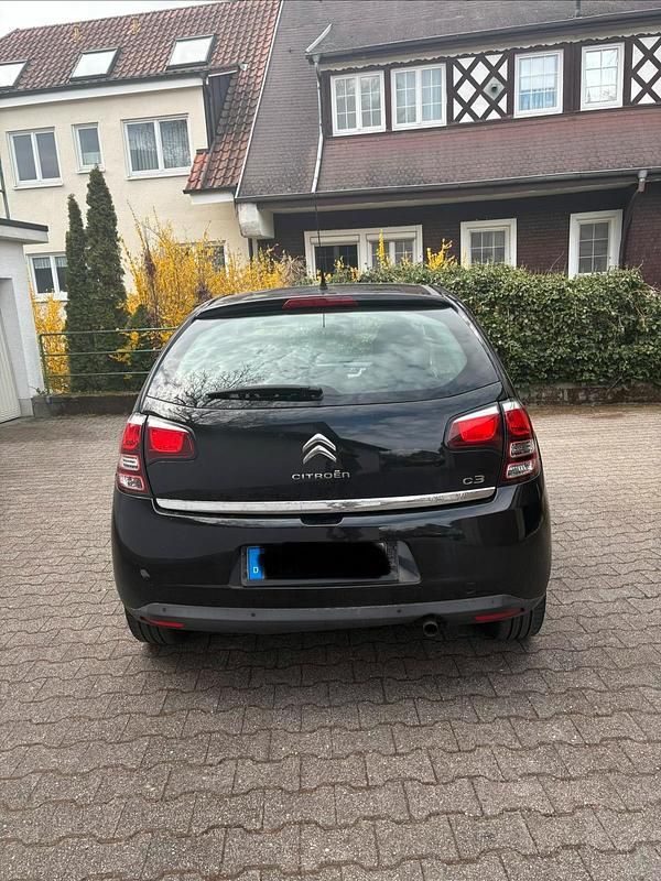 Gebraucht Citroën C3 SELECTION 81 PS (59 kW) 2014 Schwarz Limousine