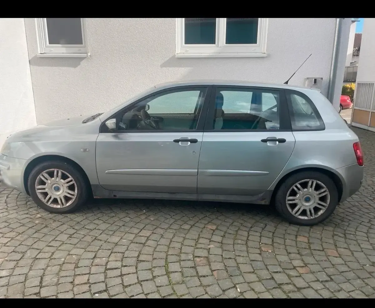 Gebraucht Fiat Stilo 95 PS (69 kW) 2004 Silber Limousine