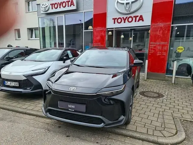 Gebraucht Toyota bZ4X Basis 150 kW (204 PS) 2023 Schwarz SUV