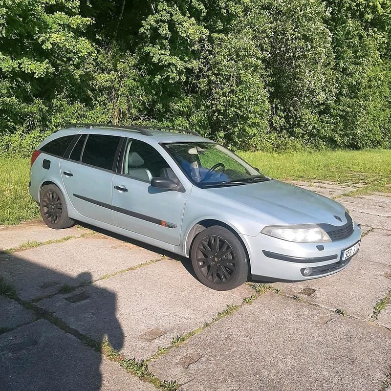 Silber Gebraucht 2001 Renault Laguna II Kombi | 300 € (Superpreis) - Bild 1/4