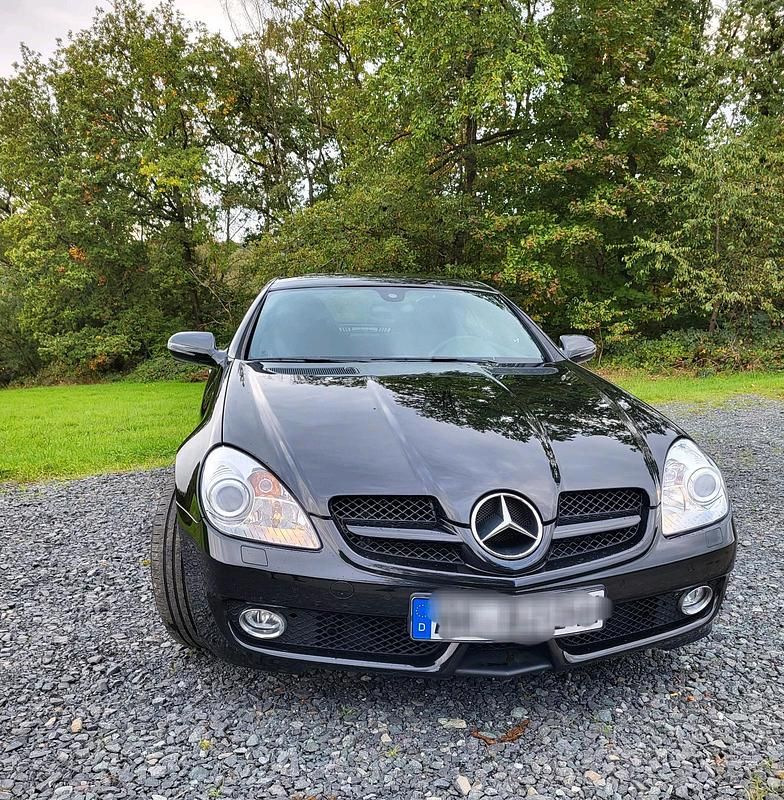 Gebraucht Mercedes SLK300 231 PS (169 kW) 2009 Schwarz Cabrio