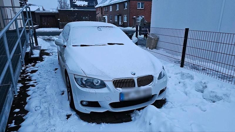 Weiß Gebraucht 2012 BMW 335 Coupé | 19.999 € (Fairer Preis) - Bild 1/4