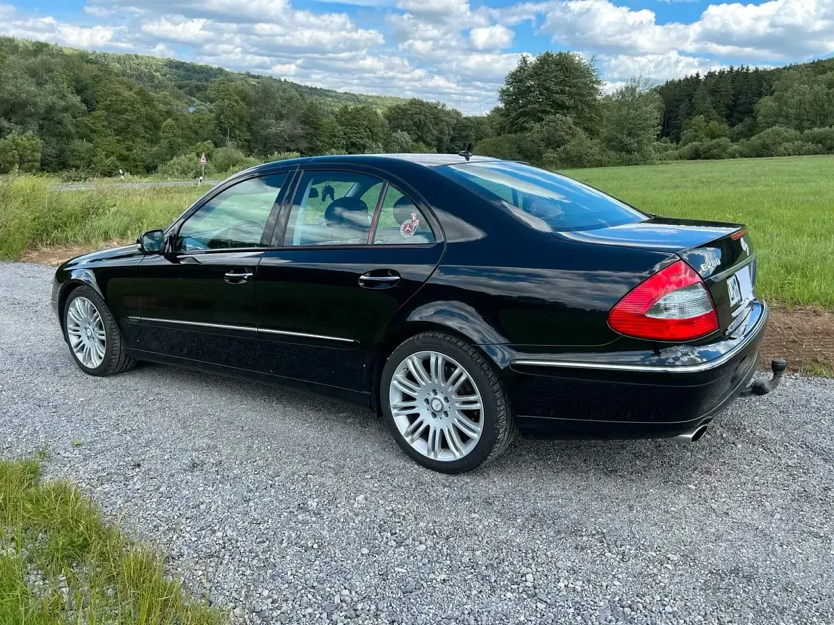 Gebraucht Mercedes E280 231 PS (169 kW) 2006 Schwarz Limousine