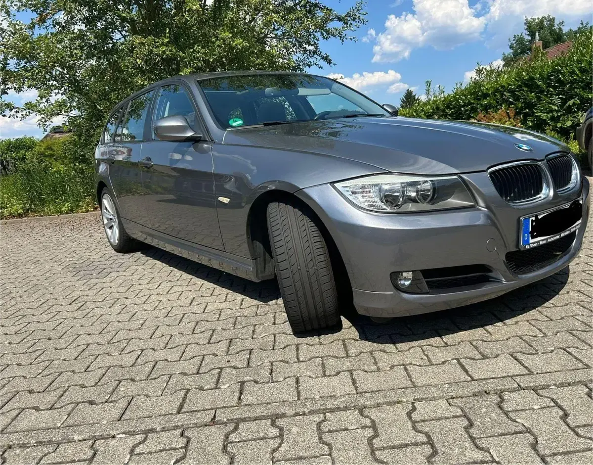 Gebraucht BMW 318 Comfort Edition 143 PS (105 kW) 2010 Grau Kombi