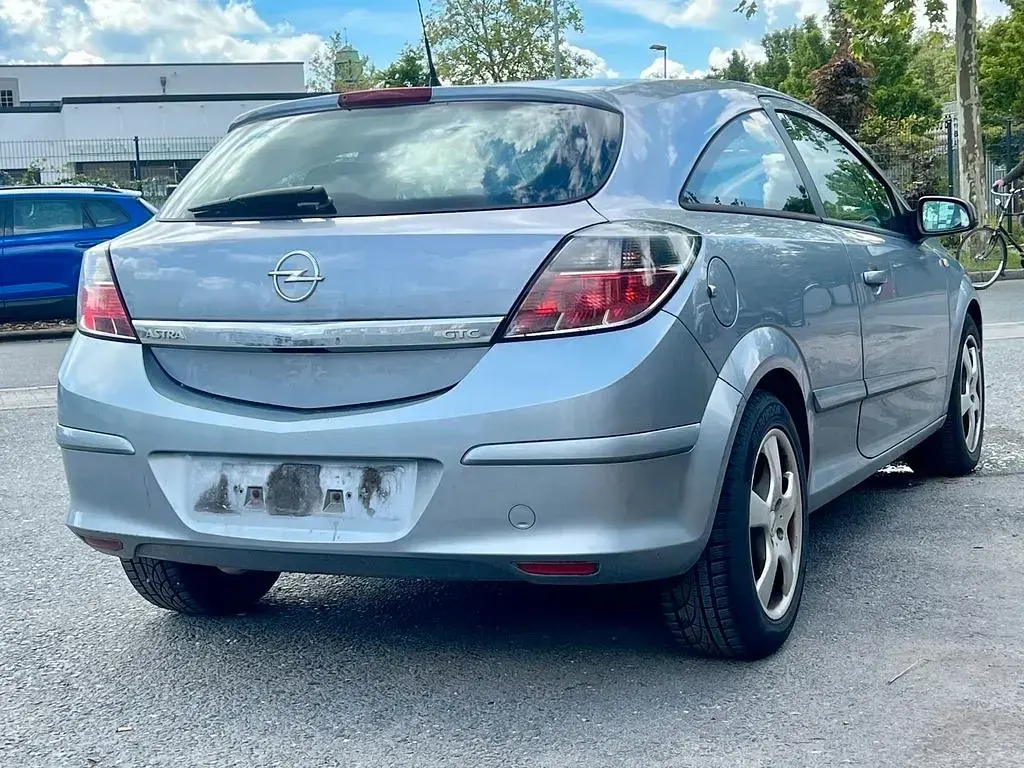 Gebraucht Opel Astra GTC Edition 90 PS (66 kW) 2006 Silber Limousine