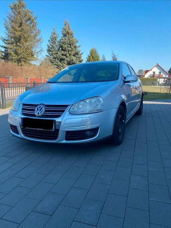 Gebraucht VW Jetta 116 PS (85 kW) 2007 Silber Limousine