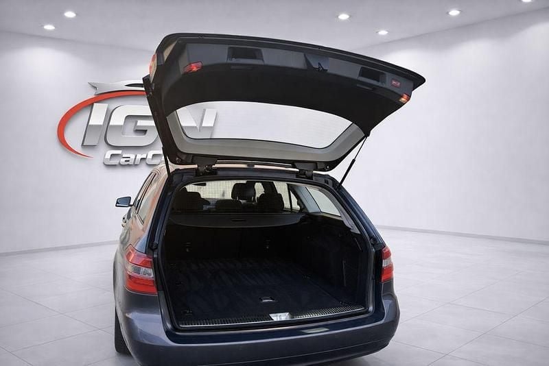 Gebraucht Mercedes E300 204 PS (150 kW) 2012 Grau Kombi